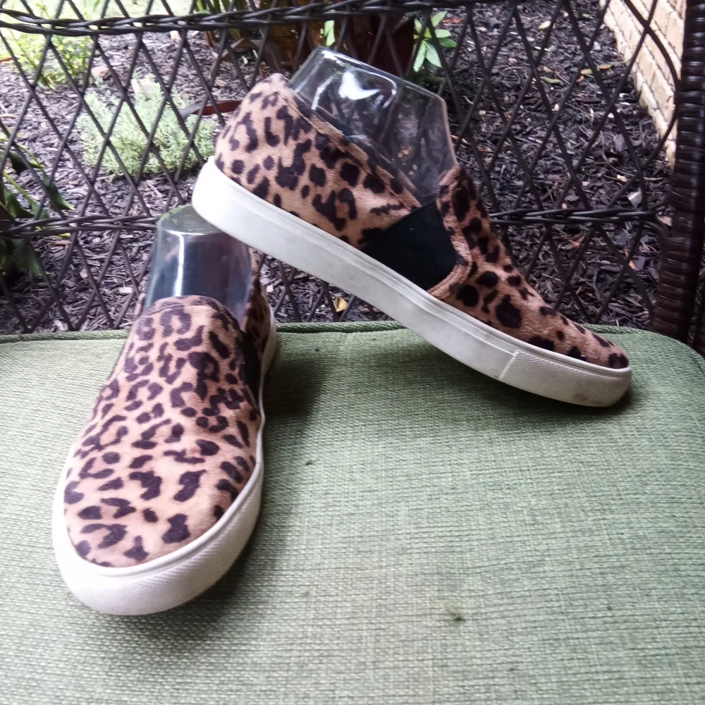 Steve Madden Emlen Cheetah Print Slip On Sneakers Women's Size 8.5.